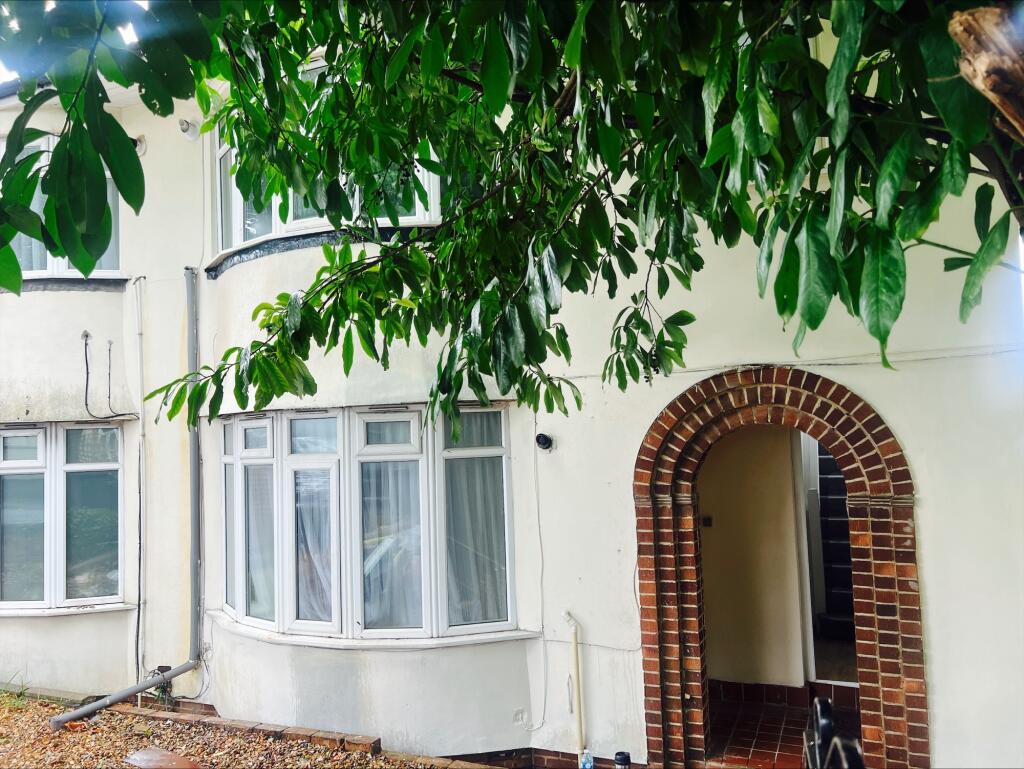 Main image of property: Flat 3, Staple Hill House, 103-105 Staple Hill Road, Bristol