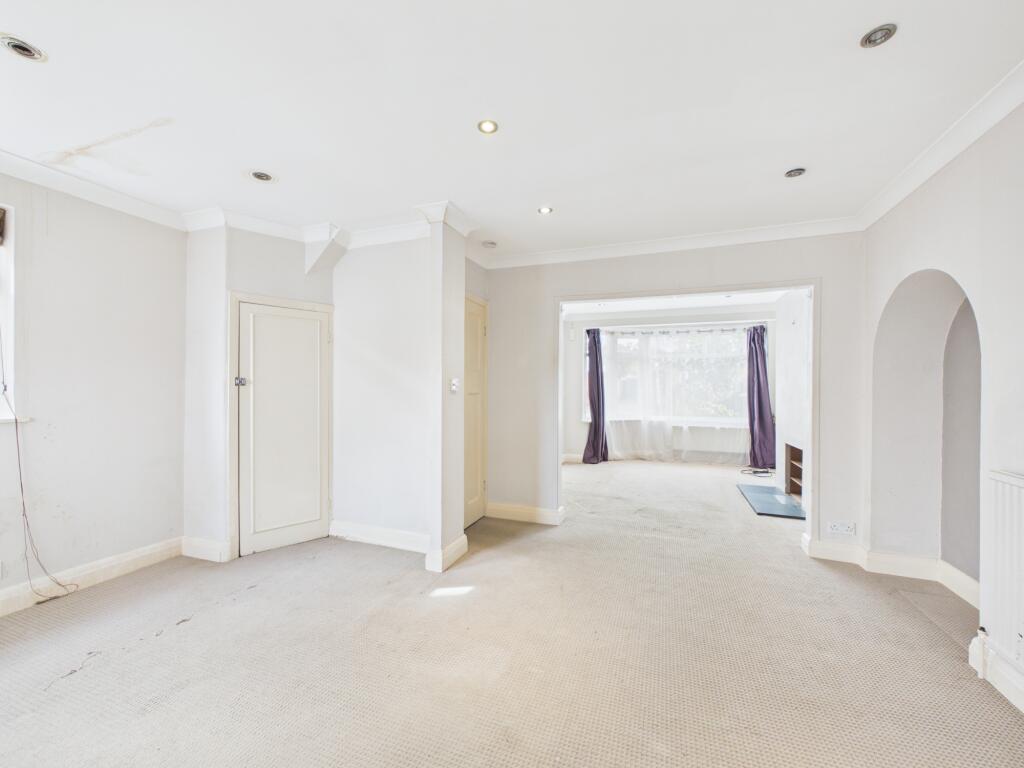 House in Horsham, West Sussex - View 2