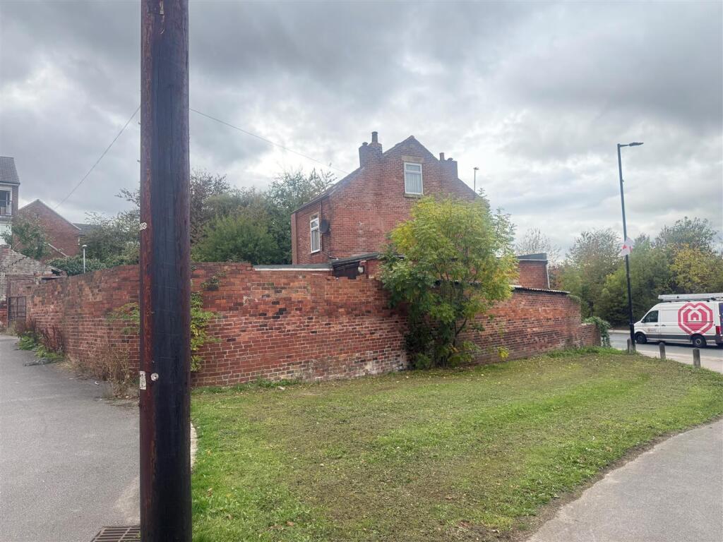 Doncaster Road, Dalton, Rotherham photo 3