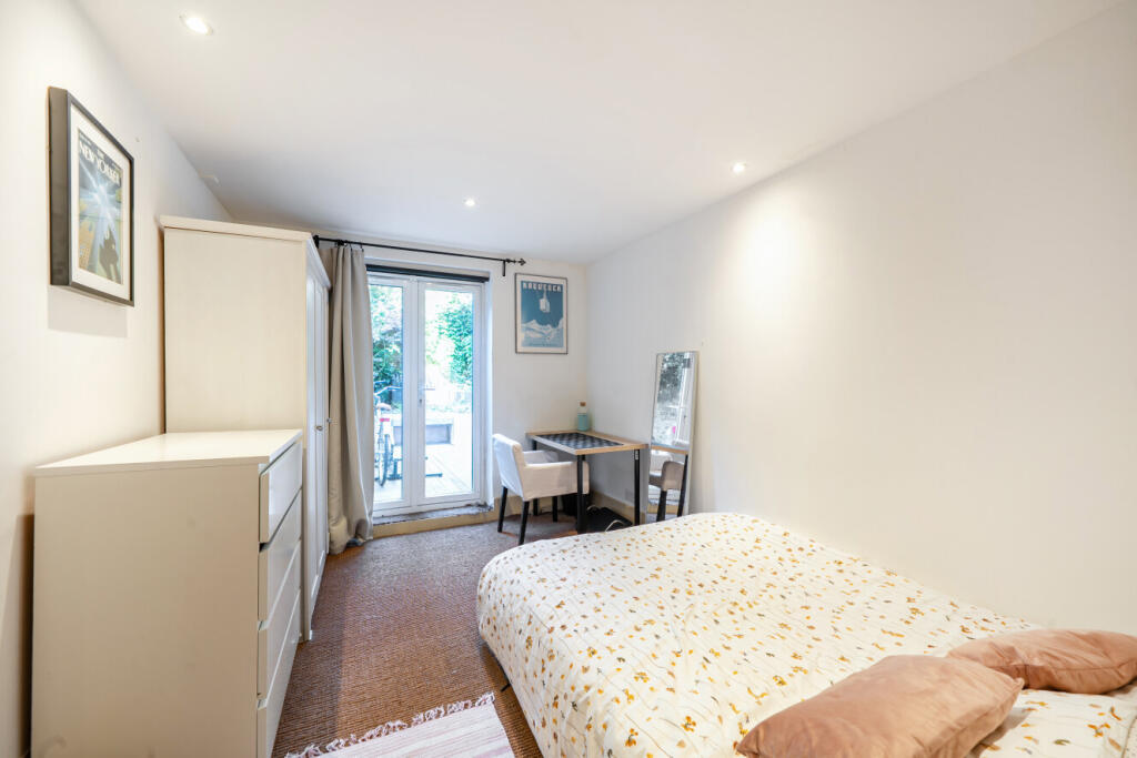 Apartment in London - More
