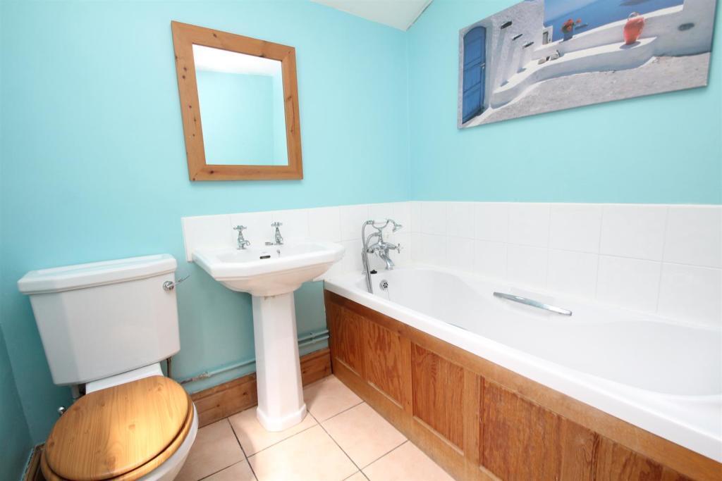 House in North West Leicestershire, Swannington - More