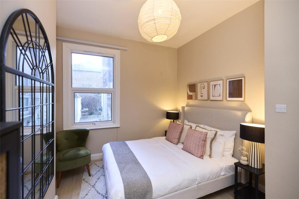 Apartment in London - View 5