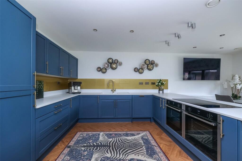 House in Ashfield, Hucknall - View 5