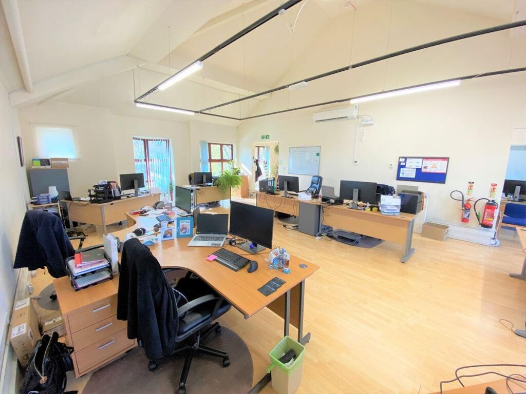 Unit 1 Hounslow Business Park 9.JPG