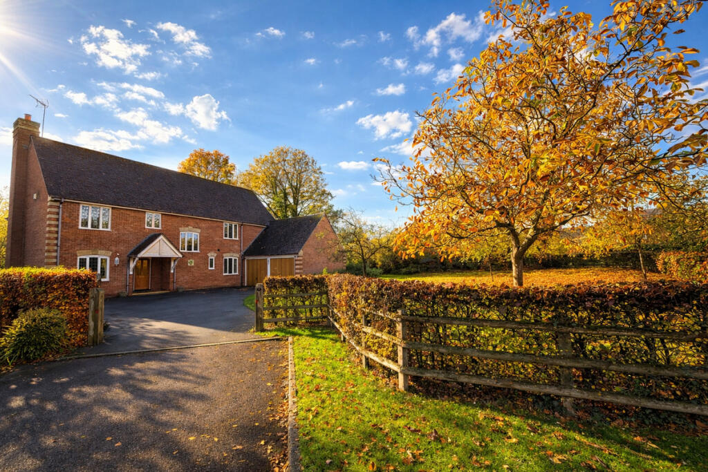 Main image of property: Wellesbourne, Warwick, Video & VR