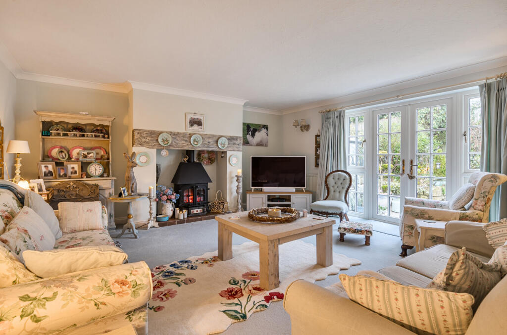 Court Farm Close, Winsham, Chard, Somerset, TA20 photo 4