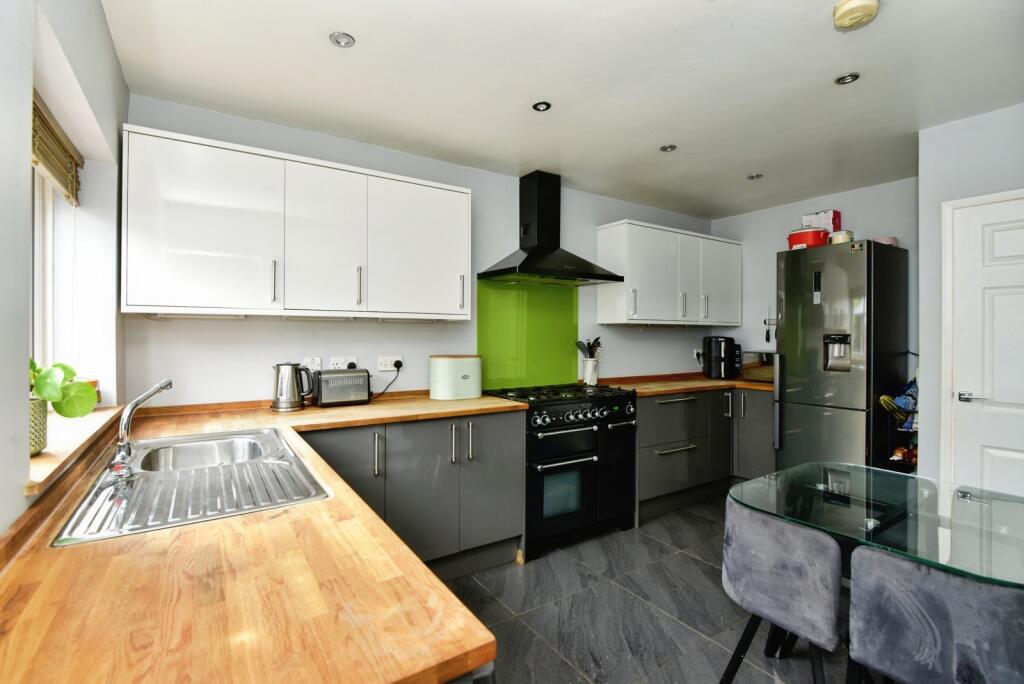 House in Stoke-on-Trent - View 3