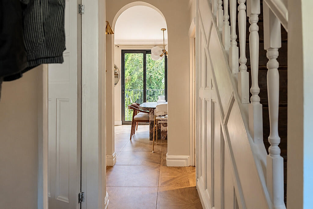 House in Leeds, Horsforth - View 5