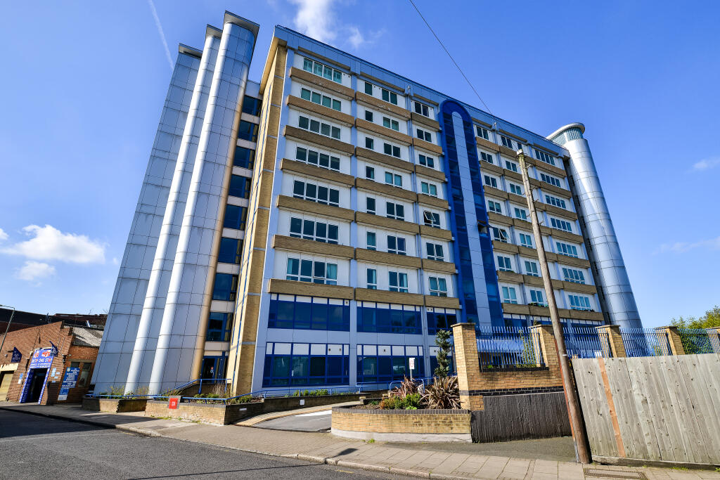 Apartment in Bromley - View 2