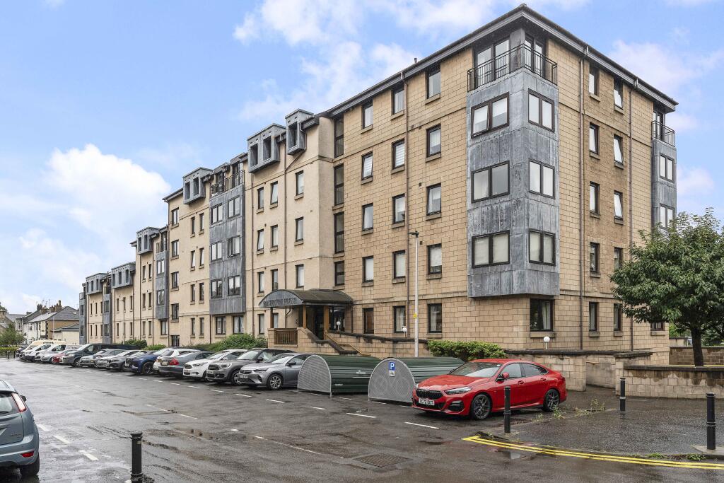 Main image of property: 6/40 Roseburn Drive, Roseburn, Edinburgh, EH12 5NS