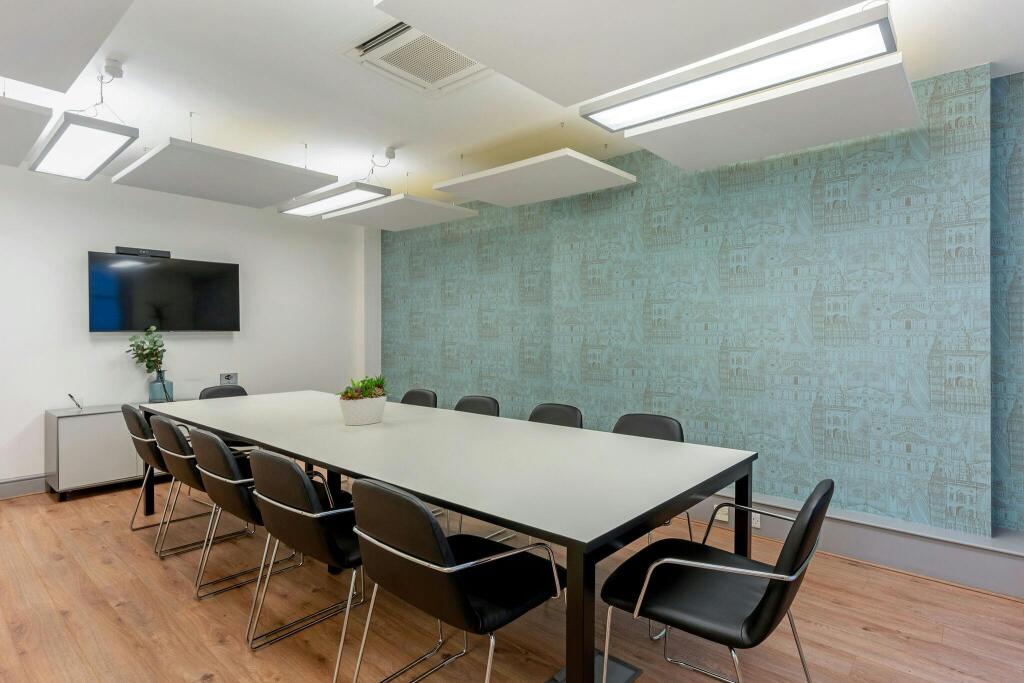 Communal Meeting Rooms