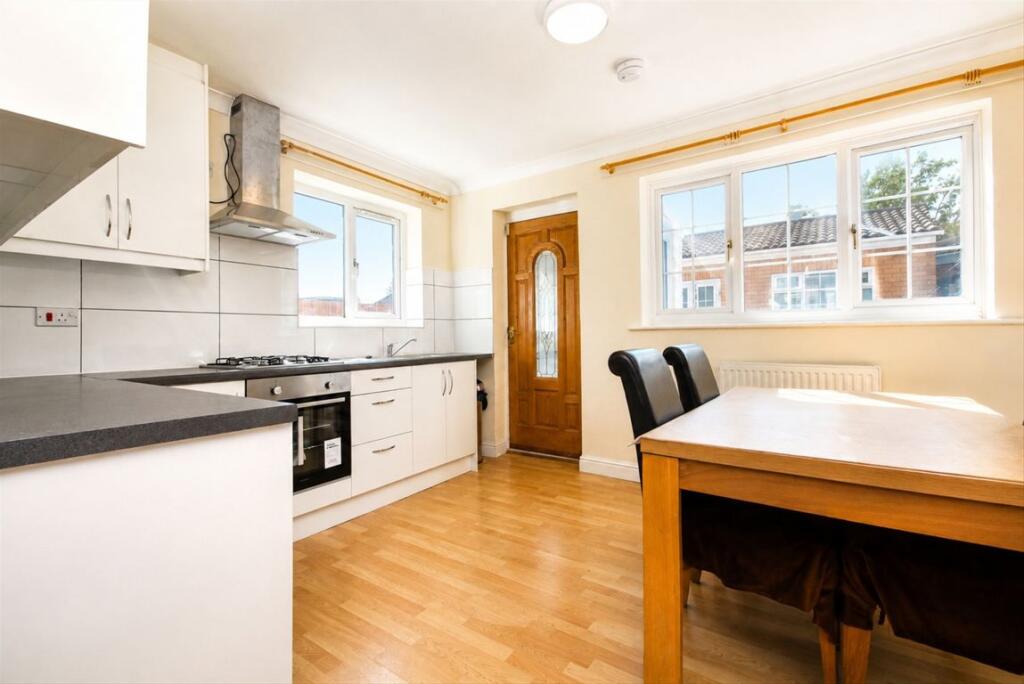 House in Twickenham - View 4