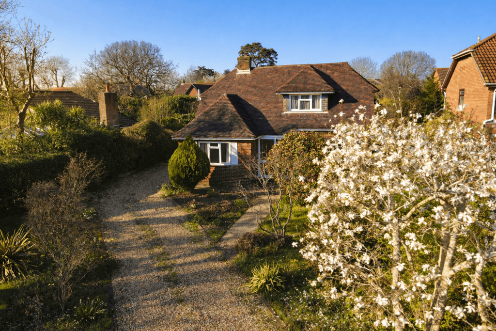 Main image of property: Warsash Road, Warsash SO31 9JE