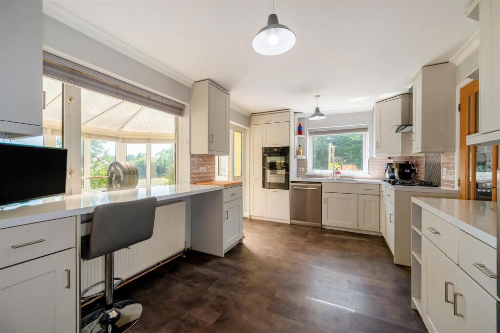 School Lane, Denmead - More