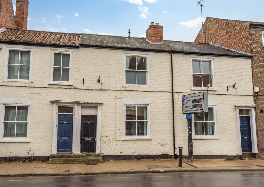 Main image of property: Gillygate York