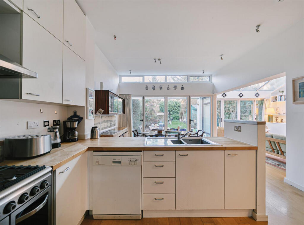 Apartment in London - View 4