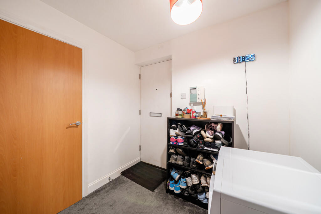 Apartment in London, Hillingdon - More