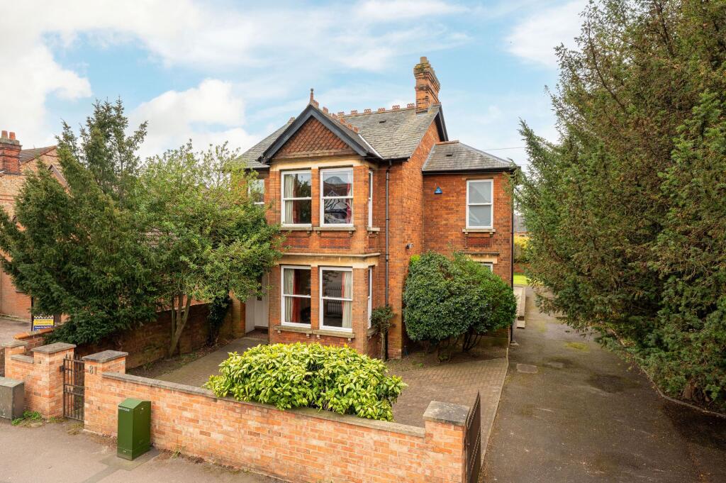 Main image of property: Goldington Road, Bedford, MK40