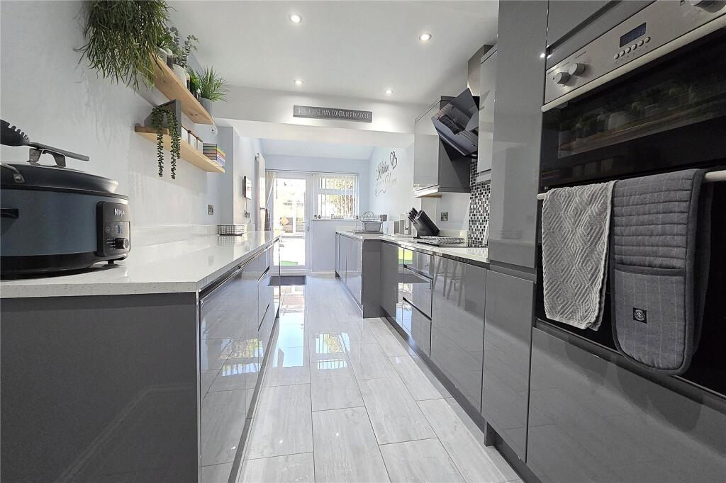 Main image of property: Bedhampton Road, Bedhampton, Havant, Hampshire, PO9