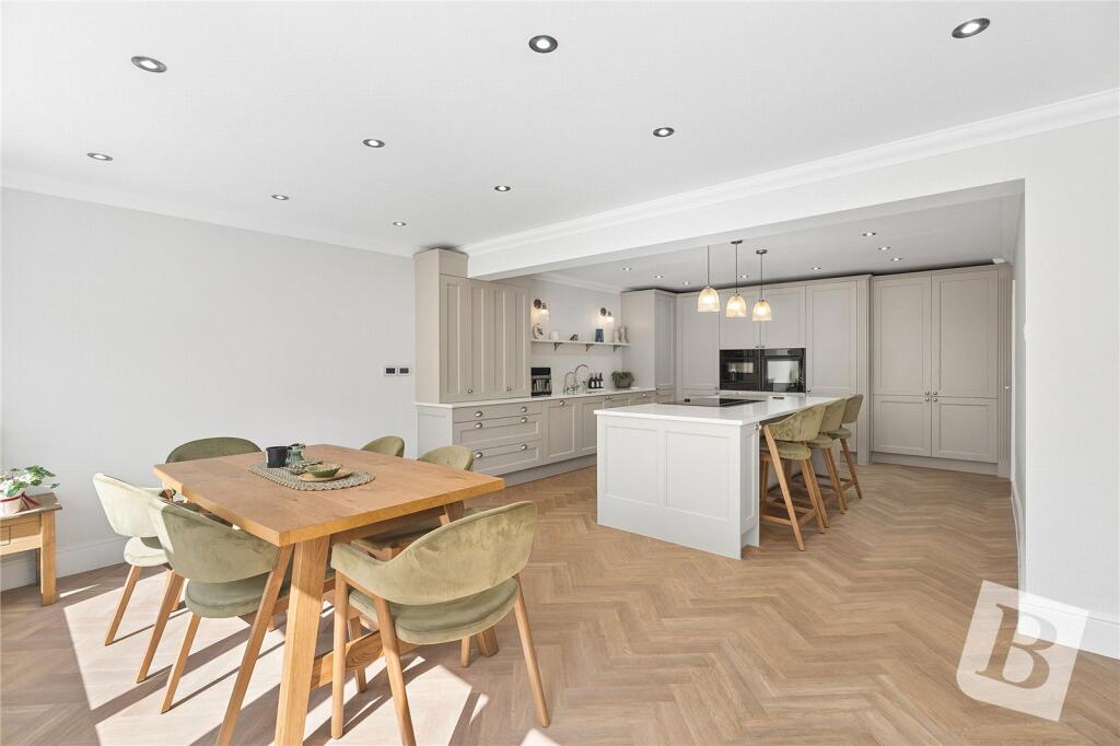 House in Epping Forest, Stapleford Abbotts - View 3