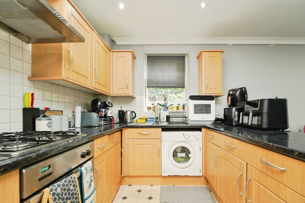 Apartment in Cheltenham, Marle Hill, St Paul’s - View 2