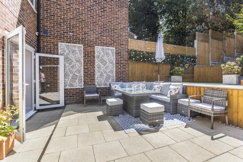 House in Epping Forest, Nazeing - View 2