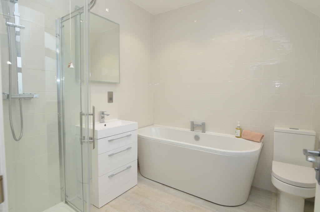 House in Dartford - View 5