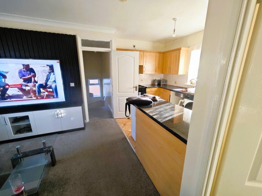 Apartment in Northampton - View 5