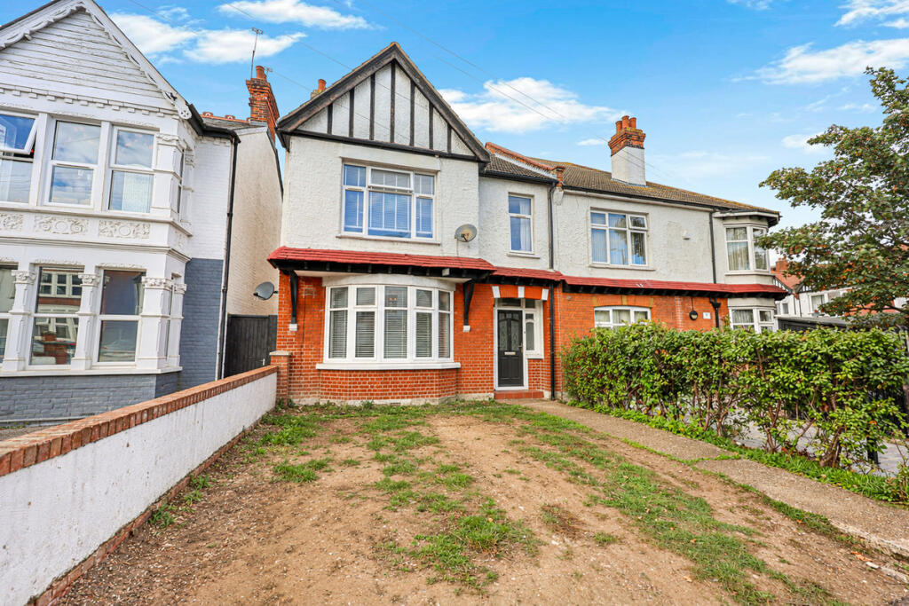 2 Bedroom Flat in SS0 7HP