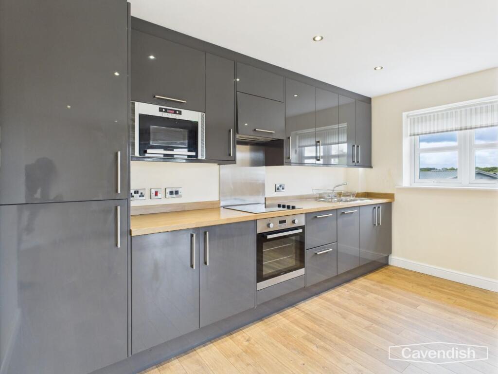 Apartment in Mold, Pentre - View 2