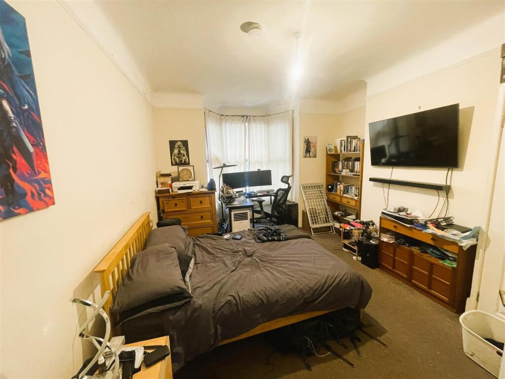 House in Southampton - View 4