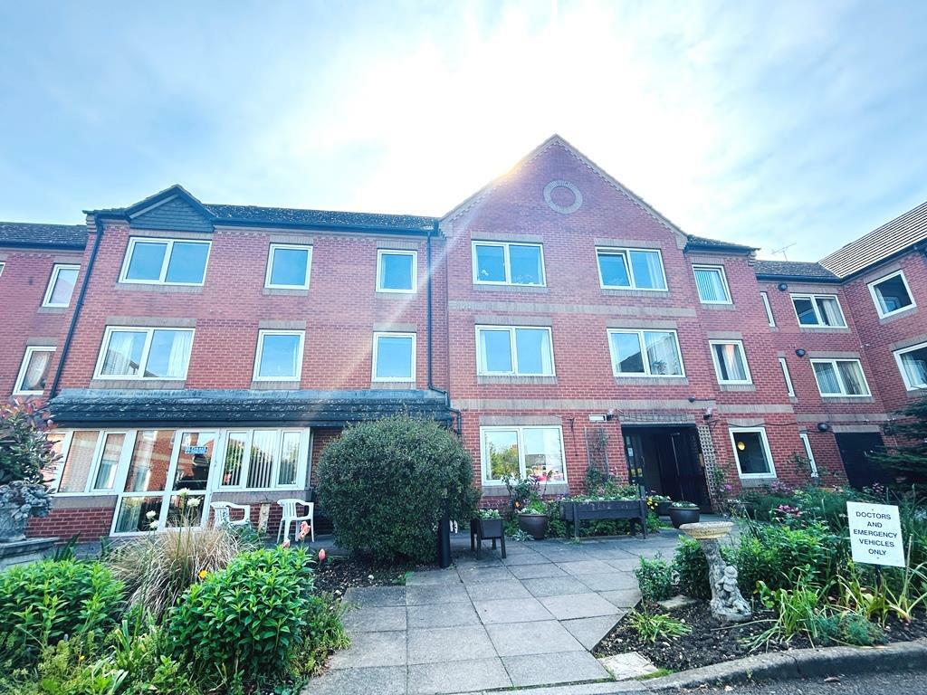 1-bed flat on St. Marys Road, Evesham, £49,950
