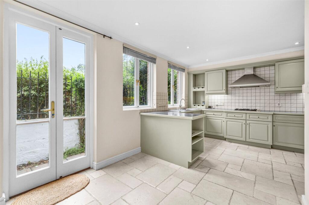 House in Twickenham - View 4