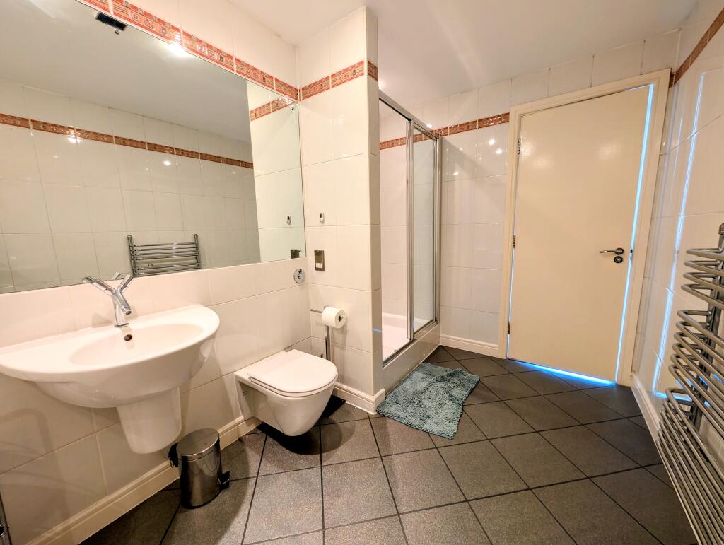 2 bedroom penthouse for rent