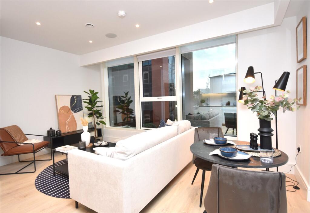 Main image of property: Walton Street, Aylesbury, HP21