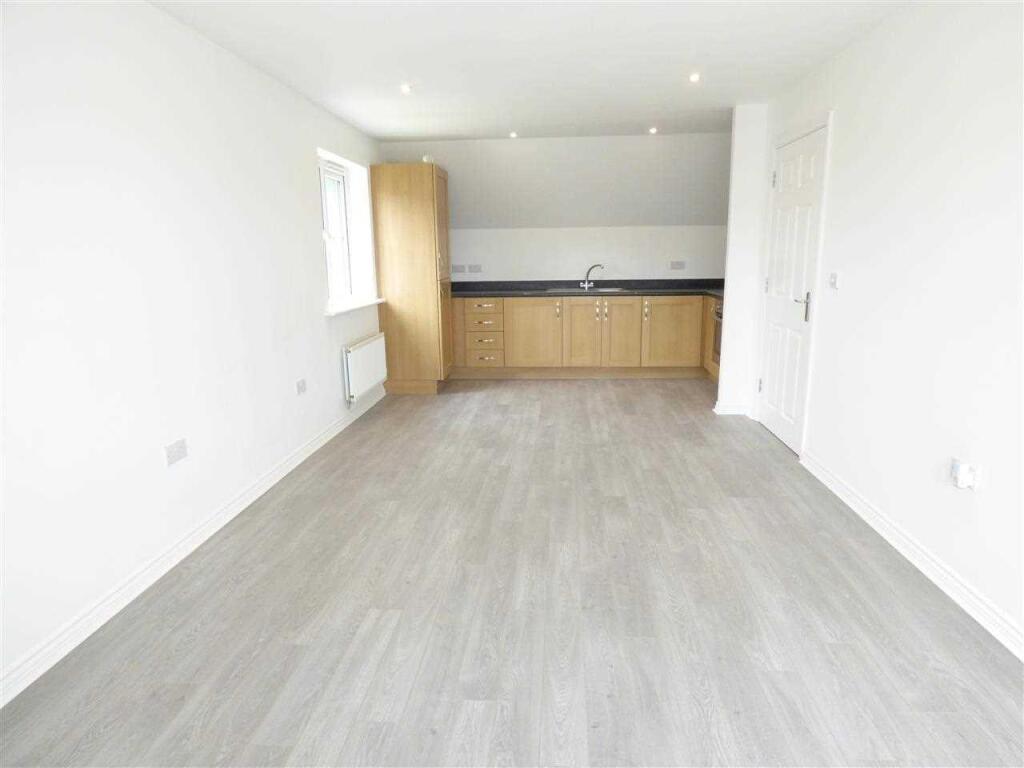 Apartment in Chelmsford - View 5