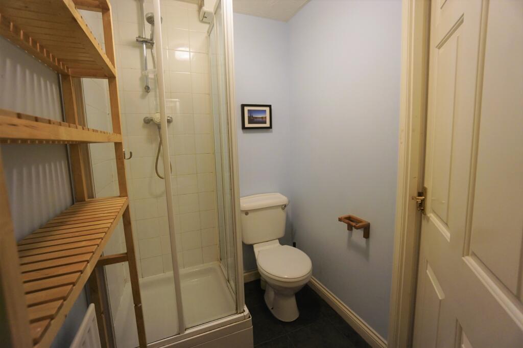 5 bedroom terraced house for rent