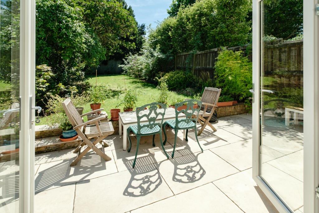 House in London - View 3