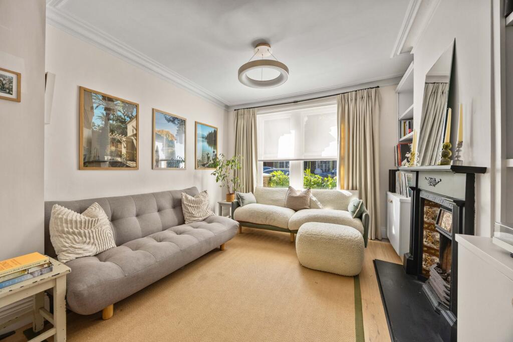 House in London - View 2