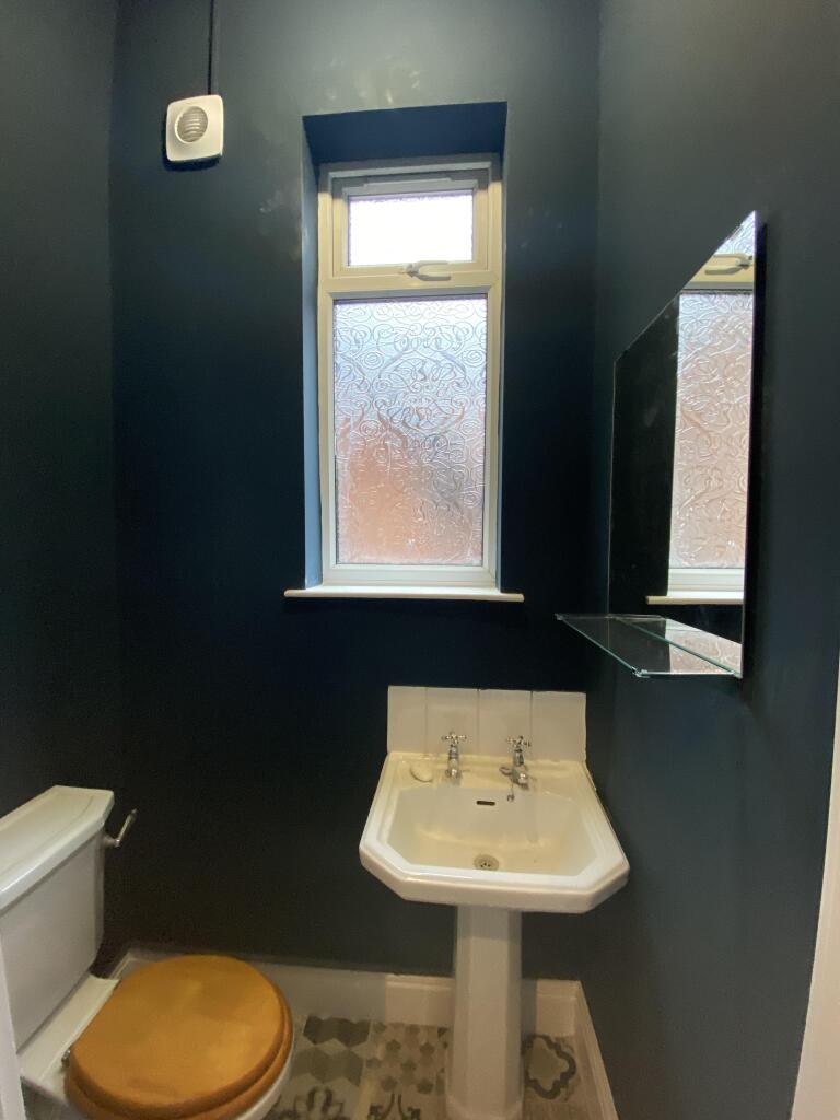1 bedroom house share for rent