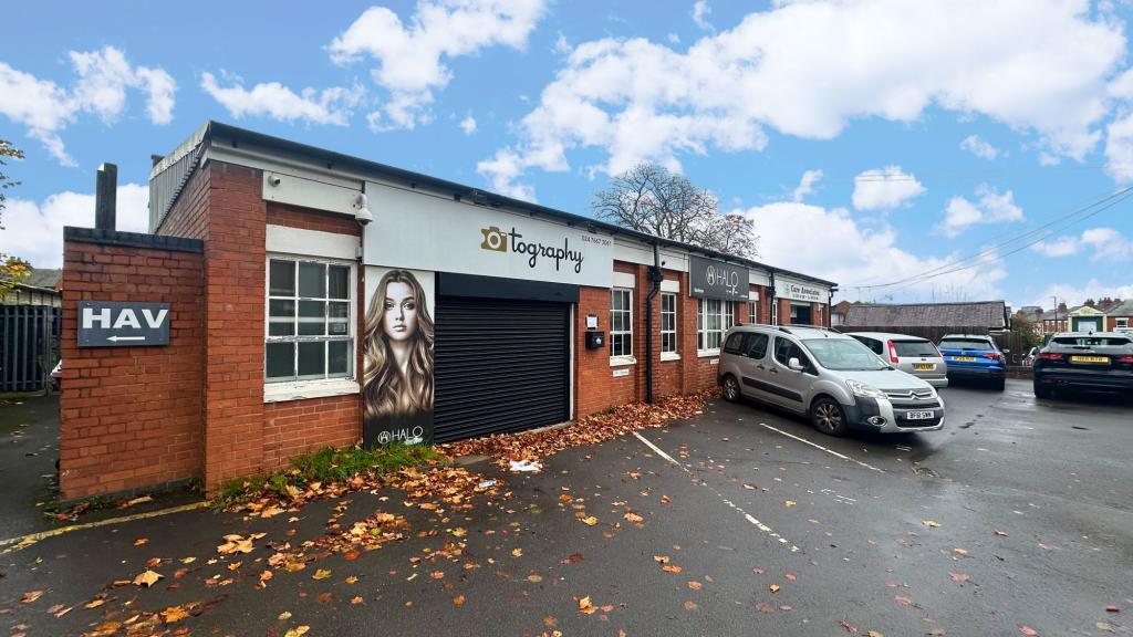 Main image of property: 96 Hearsall Lane, Chapelfields, CV5