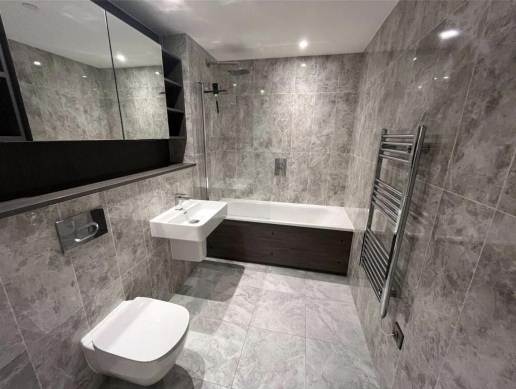 Apartment in Sutton - View 3