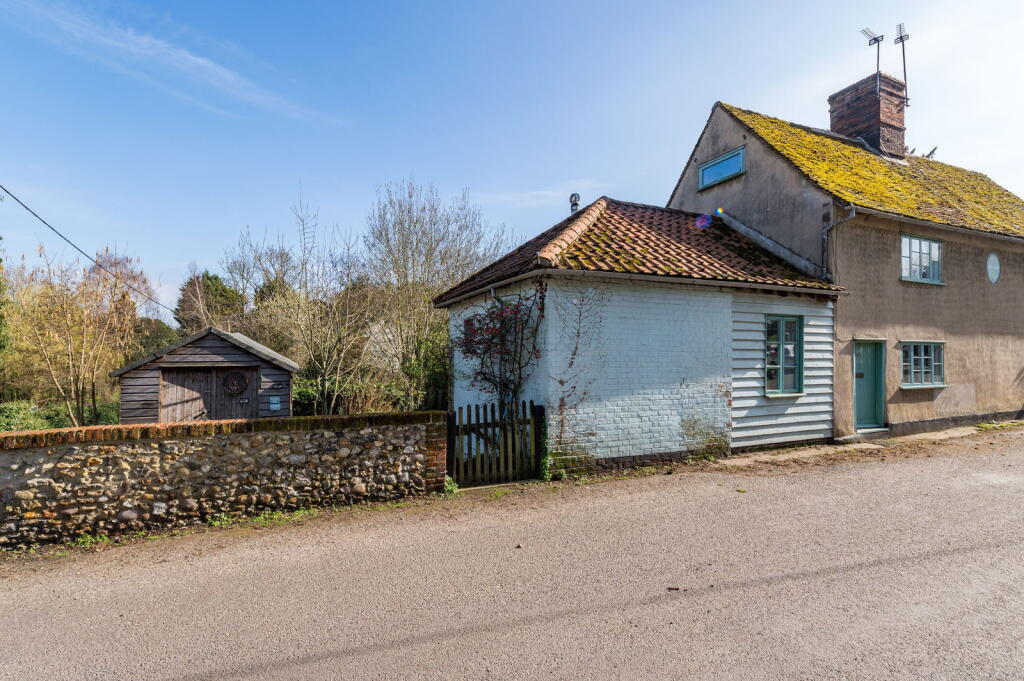 Main image of property: 2 Church Cottages, Wormingford