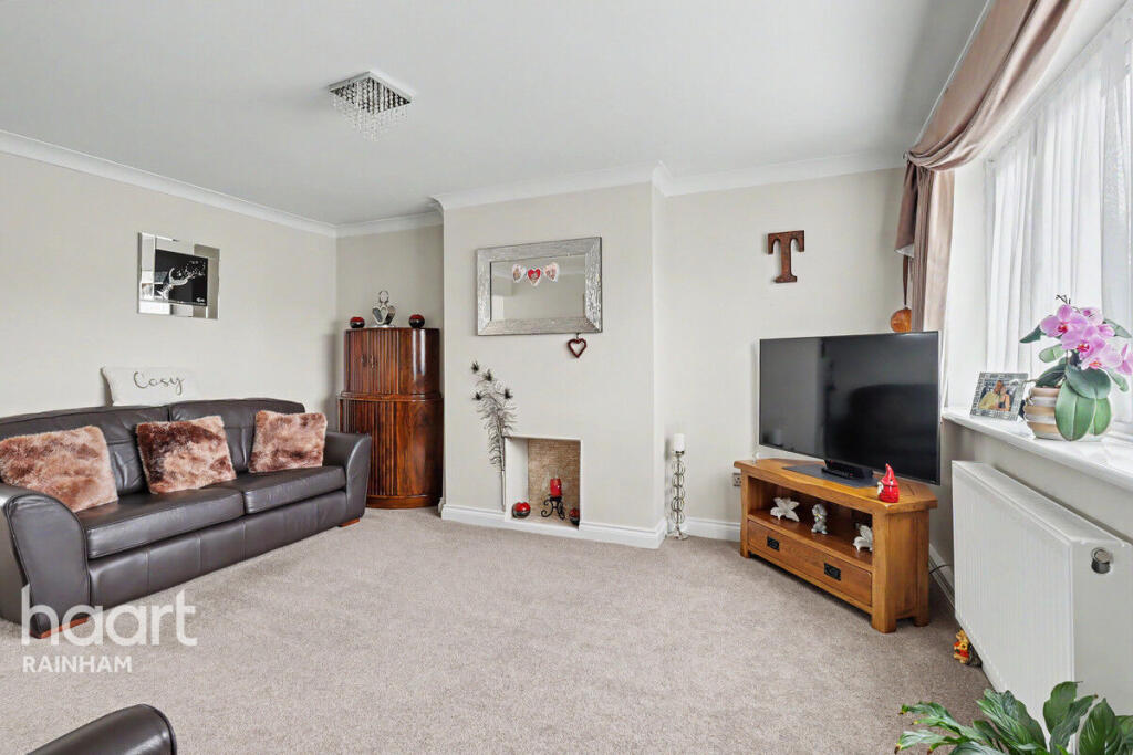 House in Romford - View 4