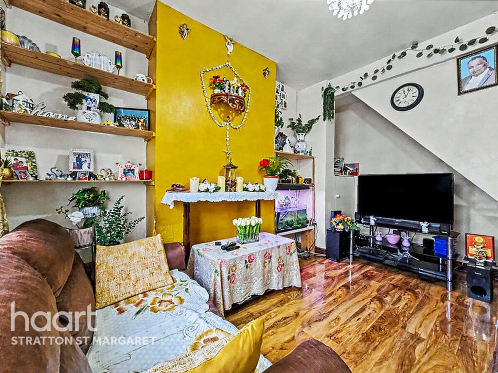 Main image of property: Elmina Road, Swindon