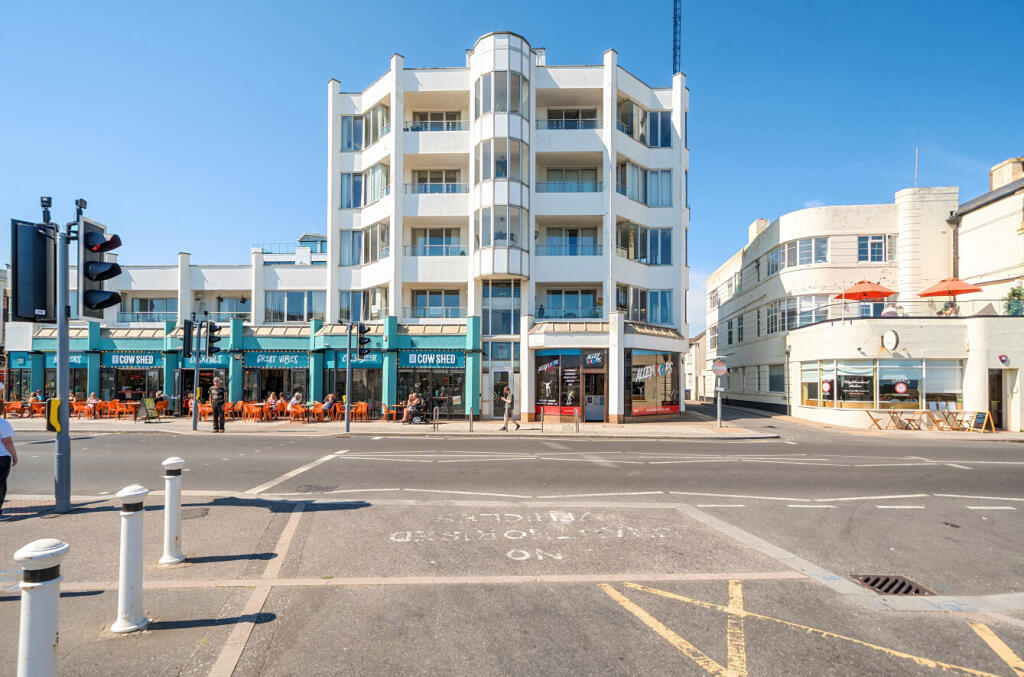 Apartment in Worthing, West Worthing - View 3