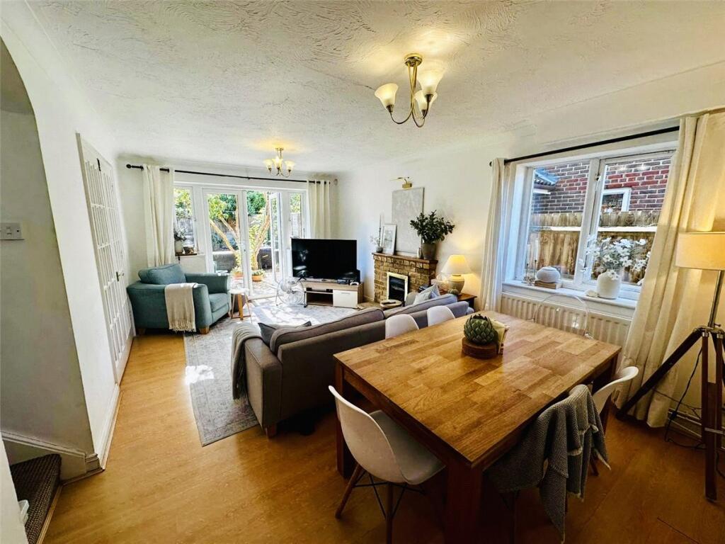 House in Kingston upon Thames - View 2