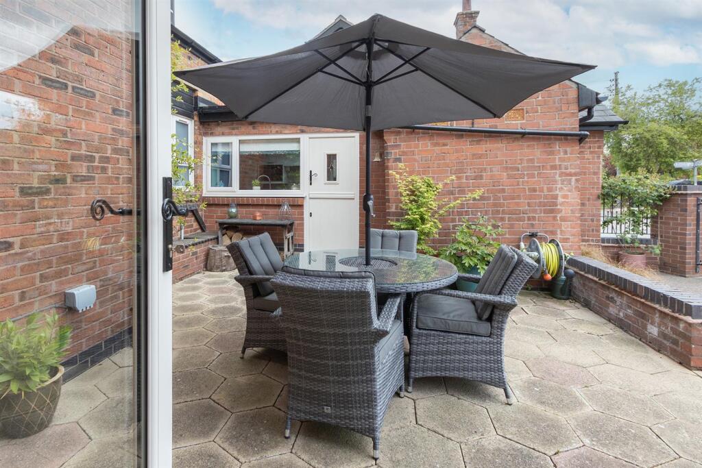 House in Rugby, Grandborough - More