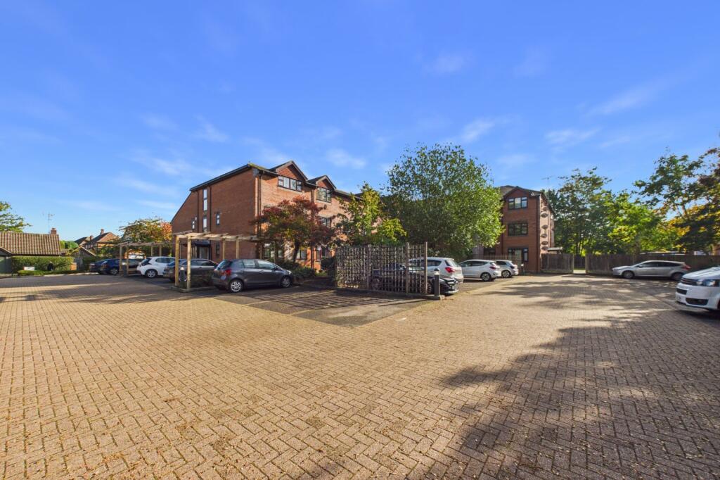 Main image of property: Albert Walk, Crowthorne, Berkshire, Berkshire, RG45