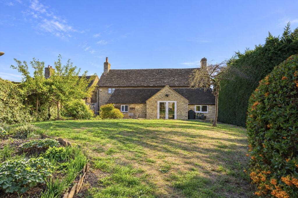 House in Gloucester - View 2